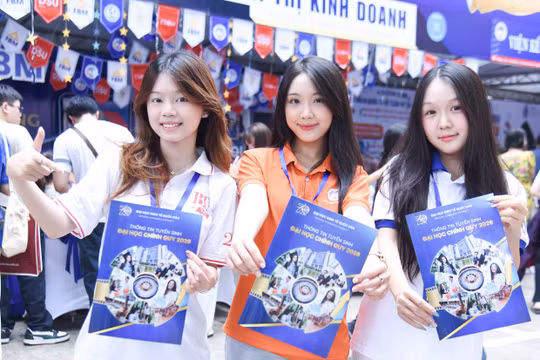 Chính thức công bố điểm sàn tuyển sinh đại học 2026 của khối Sư phạm, Y dược và Luật