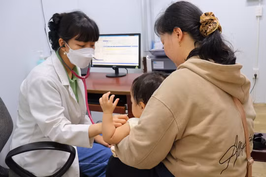 Trường học mở cửa, nguy cơ dịch bệnh tăng theo