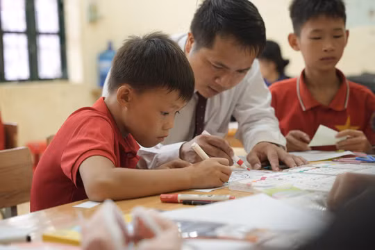 'Lớp học reo vui' từ Thái Nguyên đến 12 tỉnh thành Việt Nam