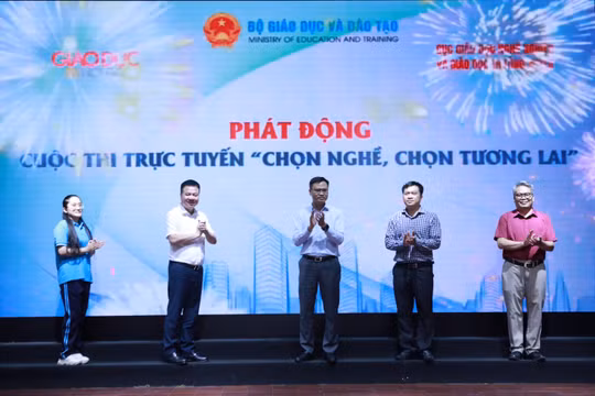 Lan tỏa câu chuyện chọn nghề và những người mở đường số nơi bản làng
