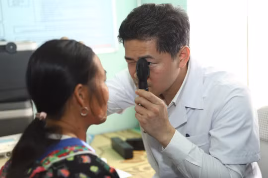 Đưa bác sĩ đến vùng cao Lai Châu, khám sức khỏe cho 1.500 người dân, phụ nữ và học sinh