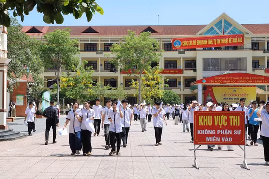 Bắc Ninh: Đề Ngữ văn vào lớp 10 đậm chất Kinh Bắc, thí sinh phấn khởi rời phòng thi