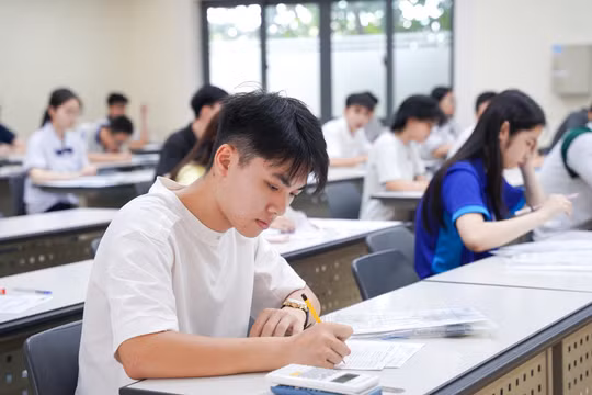 Lịch sử thành môn thi 'đắt khách' nhất kỳ thi tốt nghiệp THPT 2026, Bộ Giáo dục nói nhiều học sinh chọn vì đam mê