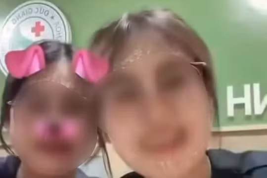 Hai sinh viên bị 'cắt' thực tập sau khi live stream đùa cợt 'tiêm thuốc độc' tại bệnh viện