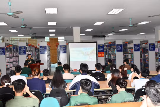 AI vào giảng đường quân y: Học nhanh hơn nhưng không được tin máy tuyệt đối