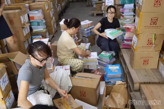Bộ Giáo dục và Đào tạo thừa nhận trách nhiệm về thiếu sách giáo khoa cục bộ trong năm học mới