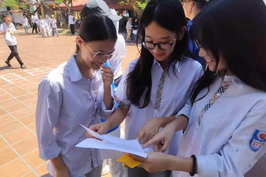 Đề Toán vào lớp 10 Hưng Yên vừa sức, hơn 42.000 sĩ tử tự tin đạt điểm khá