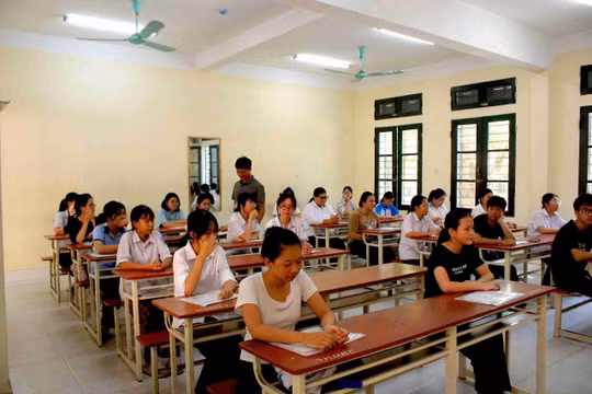 Sáng nay, gần 43.000 thí sinh lớp 9 tại Hưng Yên bước vào môn thi đầu tiên