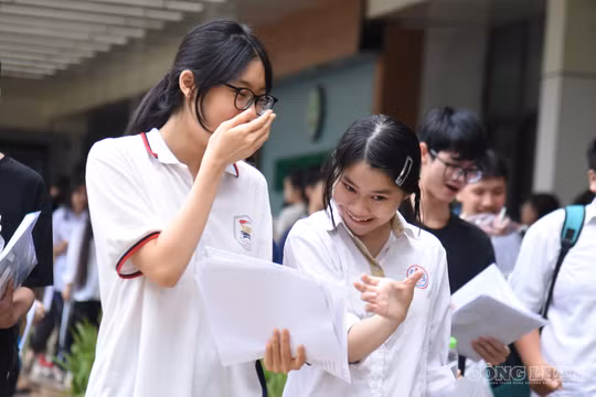 3 trường THPT dẫn đầu Hà Nội cùng lấy 26 điểm