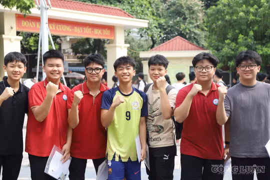 Hà Nội công bố điểm chuẩn vào lớp 10 của bốn trường THPT chuyên, dao động từ 25 đến 43,75 điểm