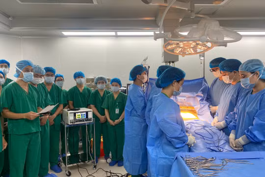 Người đàn ông 49 tuổi ra đi sau tai nạn để lại 'món quà sự sống' cho 7 người