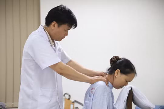 Nghịch lý tại nhiều cơ sở y học cổ truyền 'điều trị Đông y nhưng dùng chủ yếu thuốc Tây'