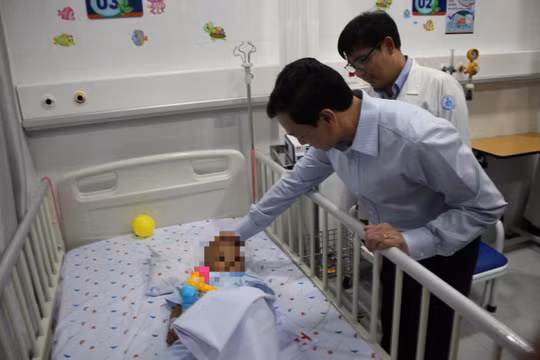 Thứ trưởng Bộ Y tế: Không thể chờ trẻ bị bạo hành rồi mới cứu, phải chặn từ sớm 'tội phạm ẩn'