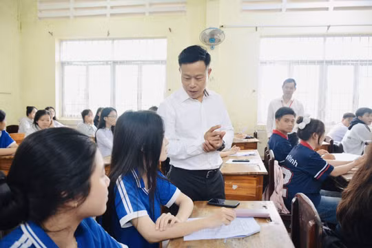 Không để công nghệ trở thành công cụ gian lận trong kỳ thi tốt nghiệp THPT 2026