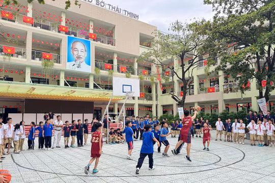 Sát ngày thi vào lớp 10 công lập, hiệu trưởng Hà Nội khuyên phụ huynh đừng 'nhồi' con học thêm 3 ca/ngày 
