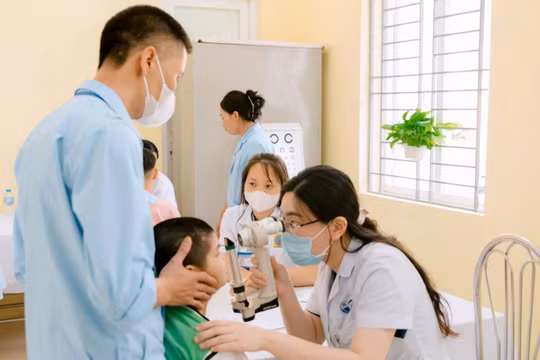 Hà Nội triển khai khám sức khỏe định kỳ toàn dân, trẻ dưới 6 tuổi được theo dõi theo vòng đời