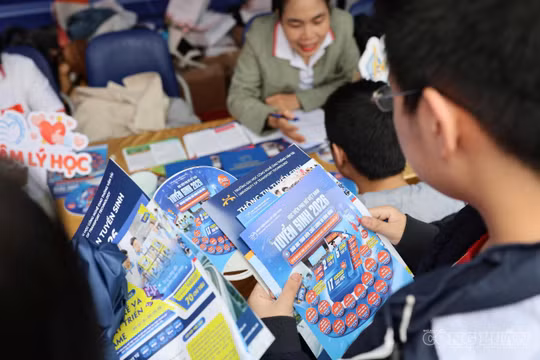 Gần 90 trường đại học công bố điểm sàn, dao động từ 15 đến 25 điểm