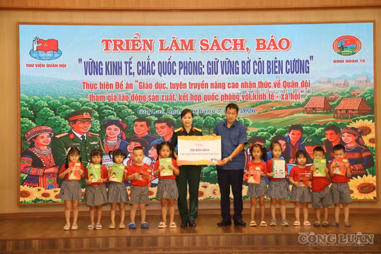 Từ những trang sách vun đắp 'thế trận lòng dân' nơi biên giới