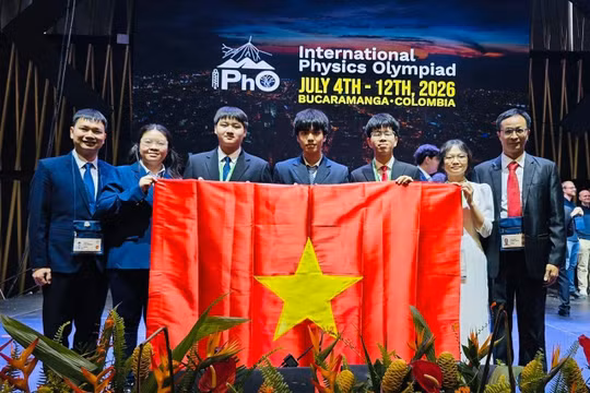 Lần đầu Việt Nam vào top 7 Olympic Vật lý quốc tế với 4 huy chương Vàng