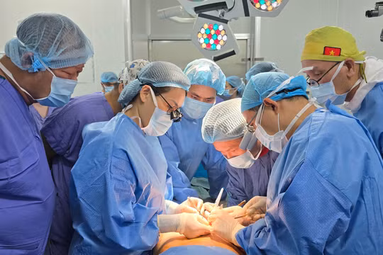 Lần đầu tiên Việt Nam ghép thành công bộ phận sinh dục nam từ người hiến chết não
