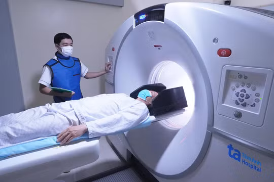 Máy PET/CT tiền tỷ hóa 'đống sắt' vì thiếu thuốc, bệnh nhân ung thư chạy đôn chạy đáo tìm nơi chụp