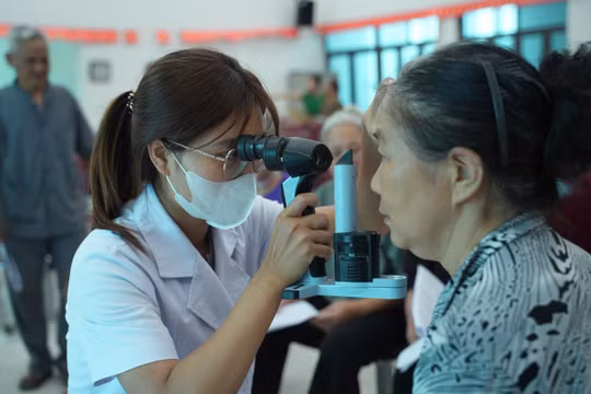 Hà Nội thông qua chính sách an sinh quy mô lớn từ 1/7 với mục tiêu 'không ai bị bỏ lại phía sau'