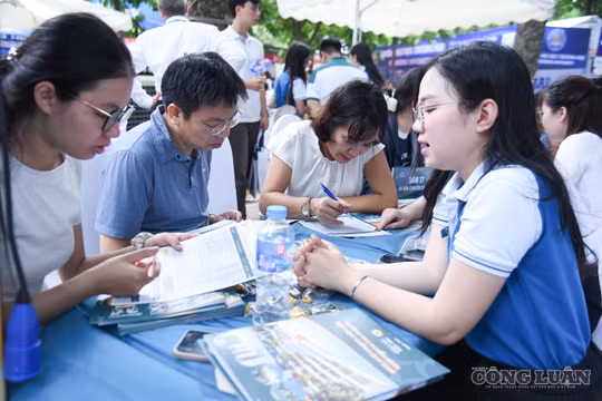 Trước giờ chốt nguyện vọng 14/7: Sai một bước có thể lỡ cả mùa tuyển sinh đại học 2026