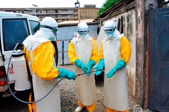 Bộ Y tế hỏa tốc chỉ đạo toàn quốc ứng phó Ebola, cảnh báo bệnh có thể khiến 90% người mắc tử vong