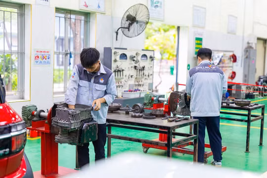 Đào tạo nghề có thêm AI, robot, đường sắt tốc độ cao