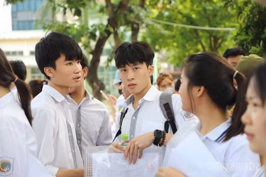 Thi tốt nghiệp THPT sẽ tiếp tục được hoàn thiện, giảm áp lực và chi phí xã hội