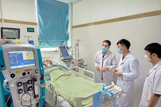 7 nạn nhân ngộ độc khí clo ở Hà Nội hồi phục, 6 người có thể xuất viện