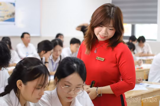Khoa học y sinh vào ngành y khoa, digital marketing về ngành marketing