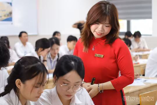 Một cuộc 'đổi vai' của tiếng Anh trong trường học