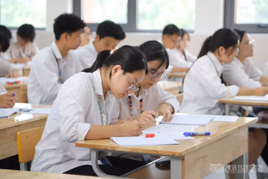 Nội dung về Hiến pháp sửa đổi, chính quyền hai cấp được đưa vào chương trình giáo dục thường xuyên