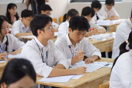 Tỷ lệ bằng xuất sắc cao kỷ lục: Bộ trưởng GD&ĐT trăn trở về chất lượng đào tạo thực chất
