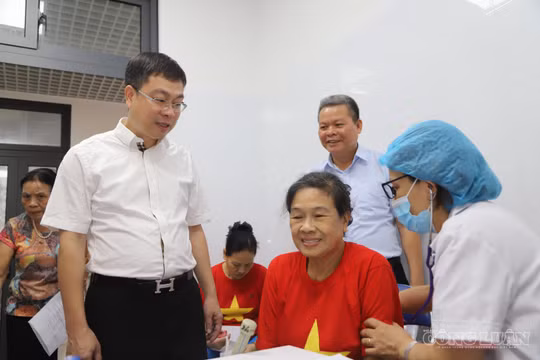 Sống khỏe tuổi già không thể chỉ trông vào... bệnh viện