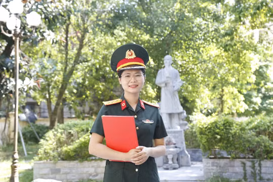 Nữ thượng úy quê lúa đứng đầu khóa bác sĩ nội trú Học viện Quân y
