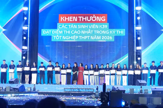 Hơn 5.000 khán giả hòa mình vào đêm nhạc 'đánh thức giấc mơ'