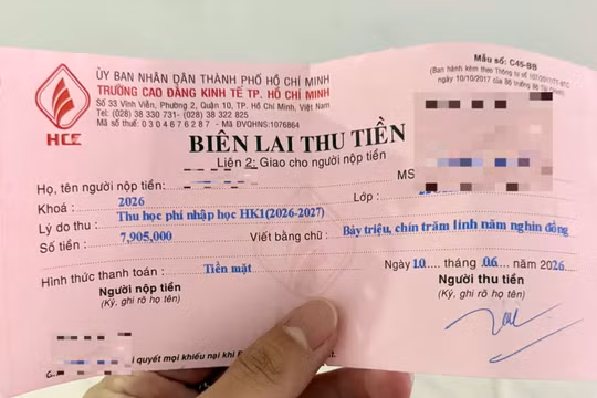 Chưa có kết quả tốt nghiệp, nhiều học sinh đã được gọi nhập học, đóng học phí và nhận thẻ sinh viên