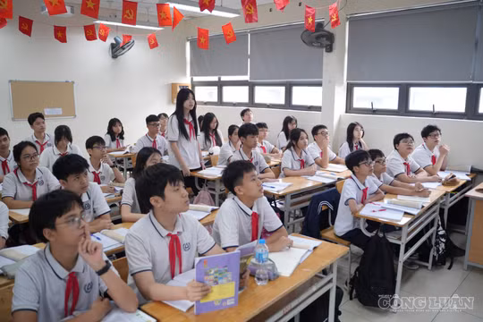 Loạt chính sách giáo dục mới có hiệu lực từ tháng 9: Nhà giáo nghỉ hưu có thể tiếp tục đứng lớp