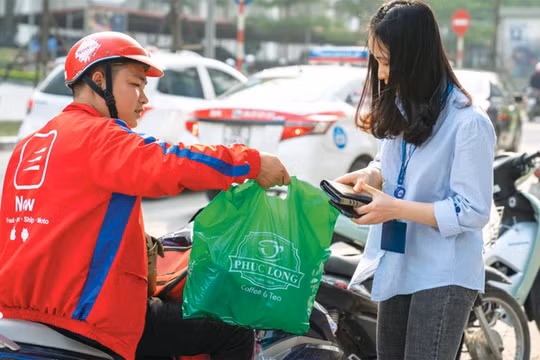 Đặt đồ ăn qua app giao tận cửa: Biết người nhưng ai biết đồ ăn có an toàn?