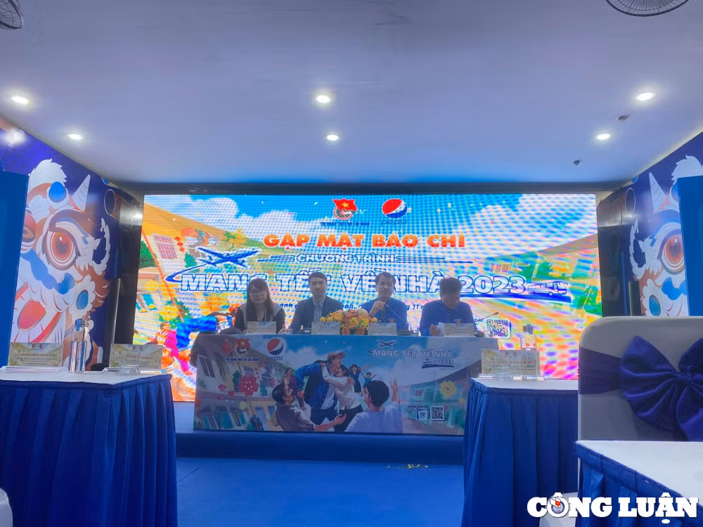 am long hang nghin ve xe may bay mang tet ve nha cho nguoi lao dong sinh vien hinh 3