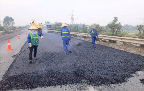 hoan thanh 4 goi thau sua chua hu hong mat duong cao toc noi bai lao cai hinh 1