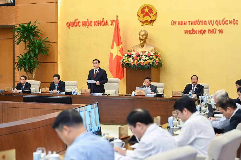 ngay 28 11 uy ban thuong vu quoc hoi xem xet phe chuan mien nhiem bo nhiem nhan su hinh 1