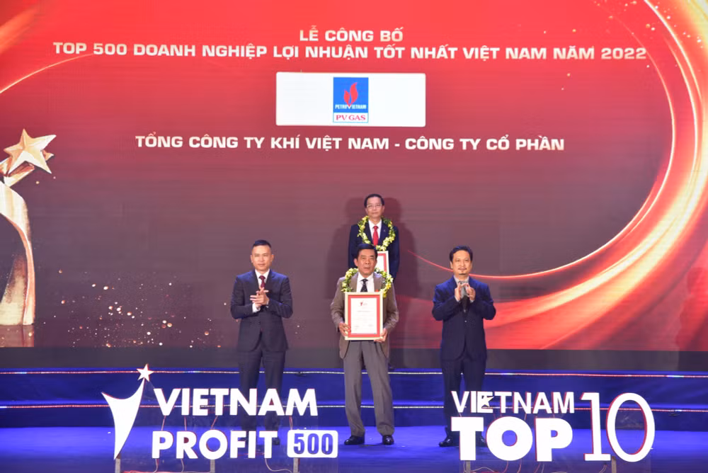 pv gas nhan cac danh hieu doanh nghiep xuat sac nam 2022 hinh 1