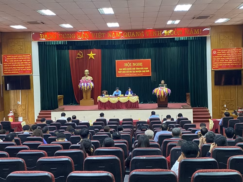 cu tri de nghi quy hoach gon cac co quan tru so va diem do cho xe buyt hinh 1