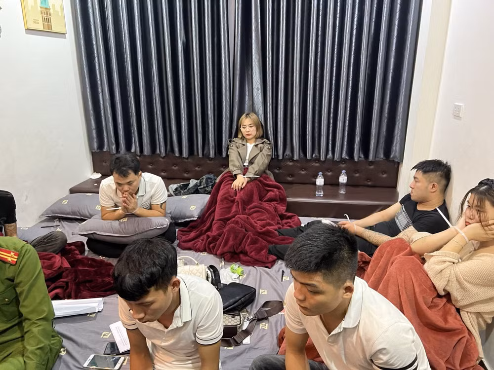 phat hien hang chuc doi tuong thue nha mo tiec ma tuy hinh 1