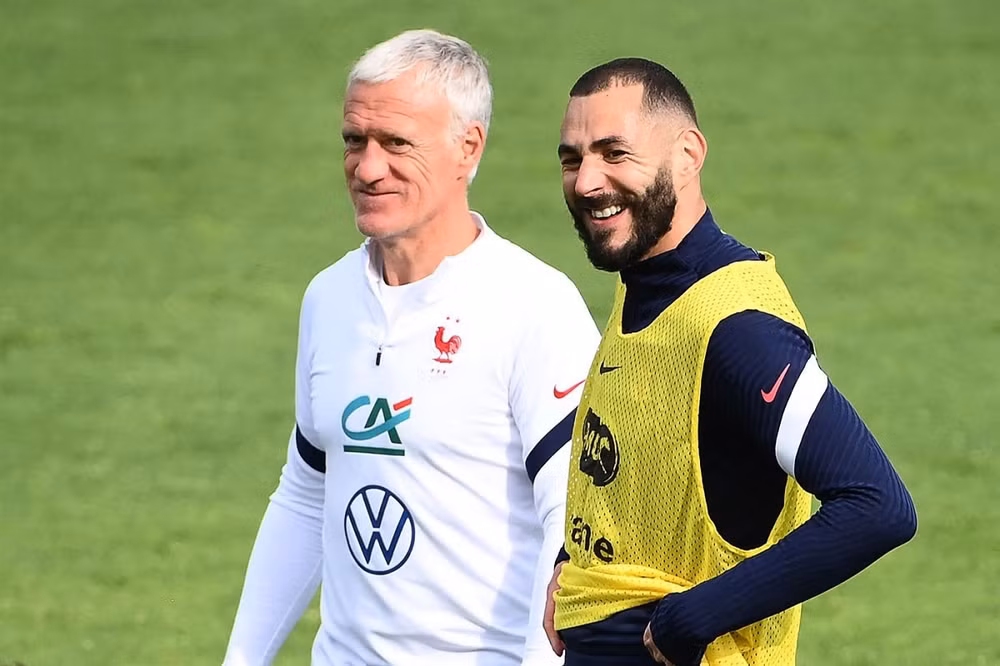 qua bong vang 2022 benzema tam biet world cup 2022 hinh 2
