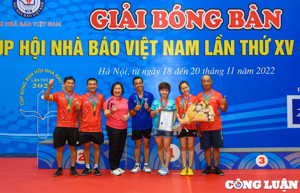 cac hang muc giai thuong tai giai bong ban cup hoi nha bao viet nam lan thu xv hinh 5