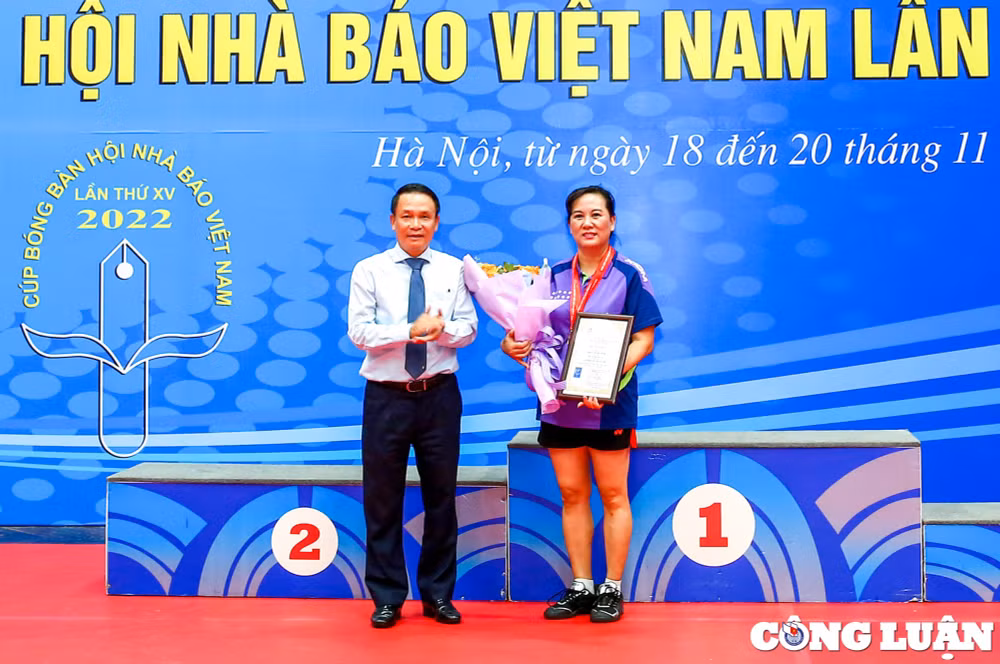 cac hang muc giai thuong tai giai bong ban cup hoi nha bao viet nam lan thu xv hinh 8